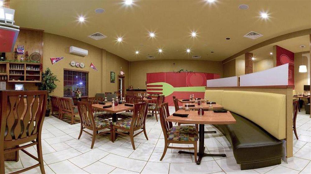 Holiday Inn Hotels Batesville By Ihg מראה חיצוני תמונה