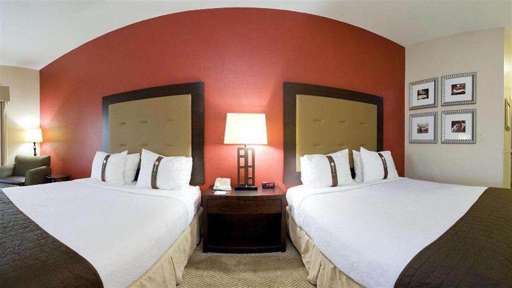 Holiday Inn Hotels Batesville By Ihg מראה חיצוני תמונה